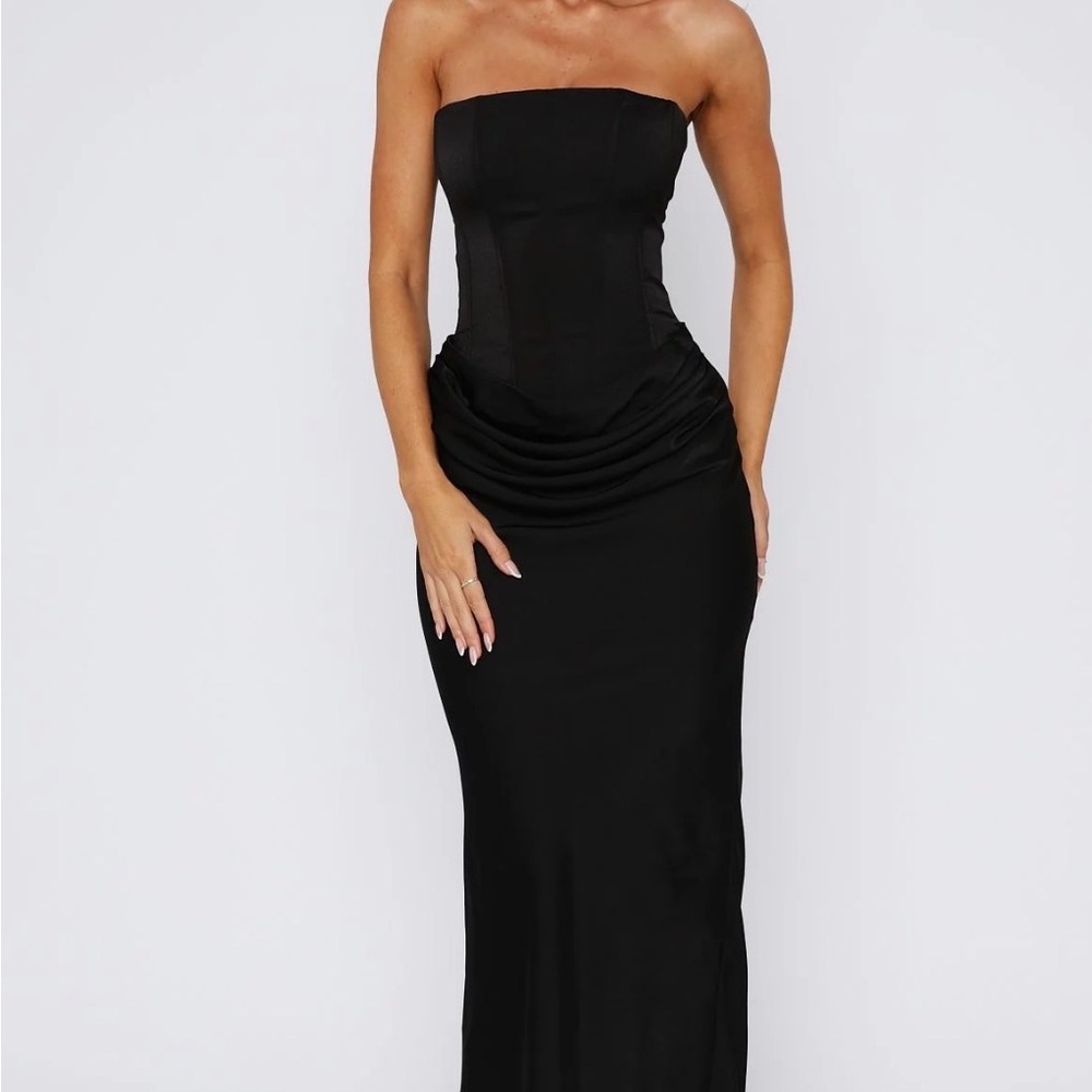 White fox love this feeling maxi dress in size xxs! Brand new and never worn!